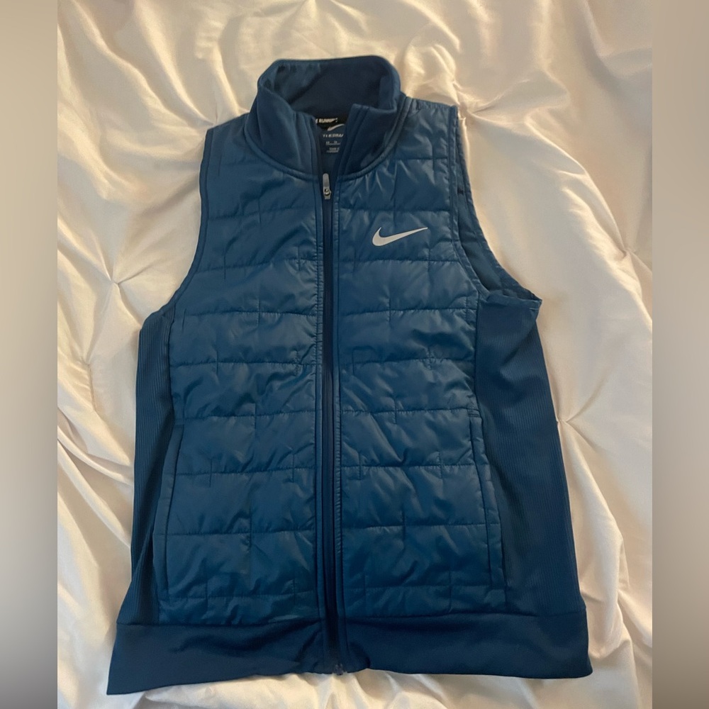 Nike Therma-FIT Women's Synthetic-Fill Running Gilet